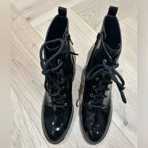 BP Brand never worn perfect condition patent - size 10